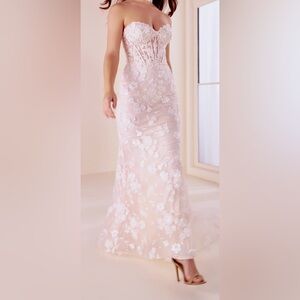Ellie Wilde Elegant Lace Floral Wedding Dress